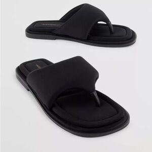 INTENTIONALLY BLANK Black Sandals